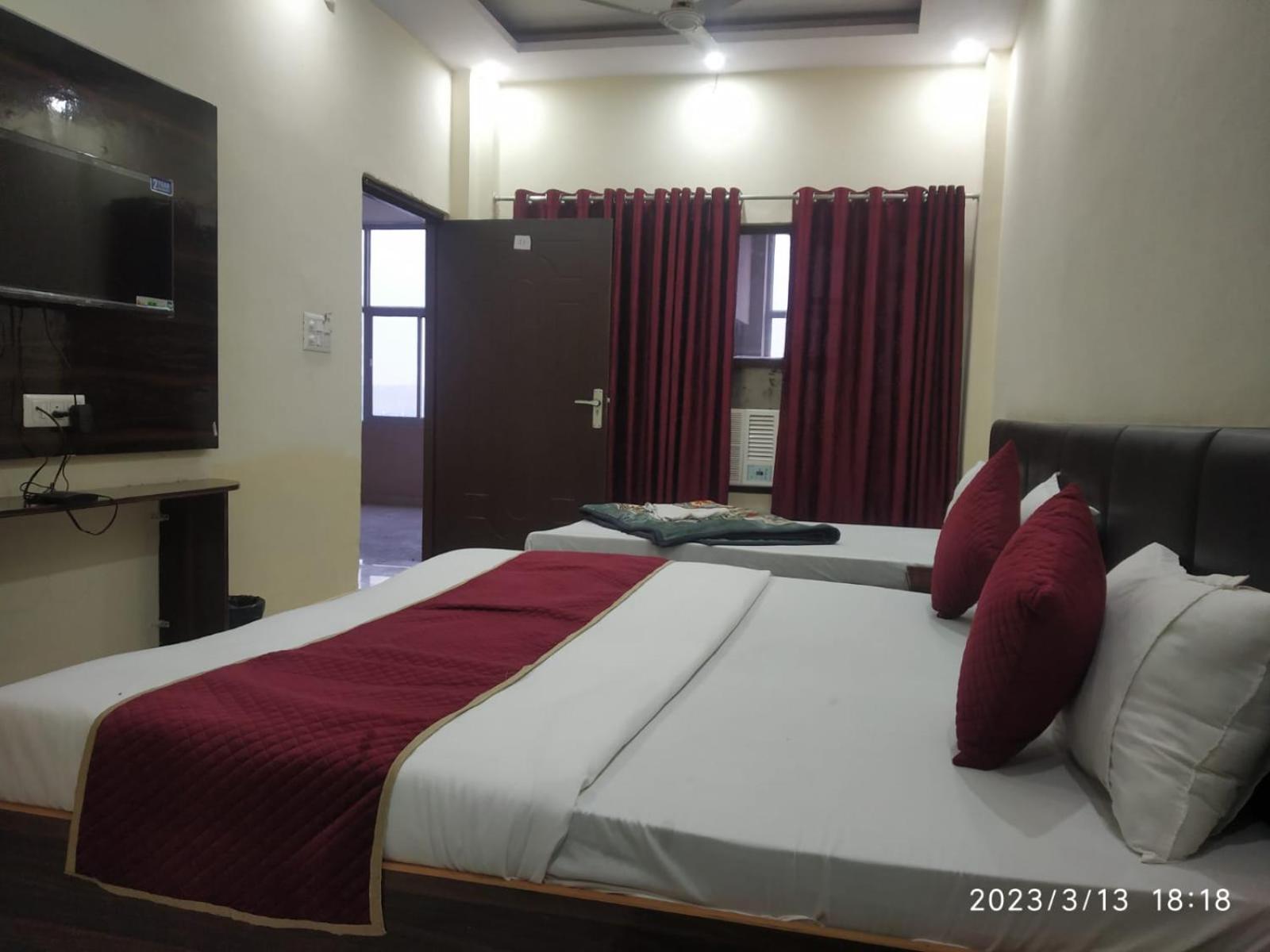 Hotel Aarti Darshan 哈里瓦 外观 照片